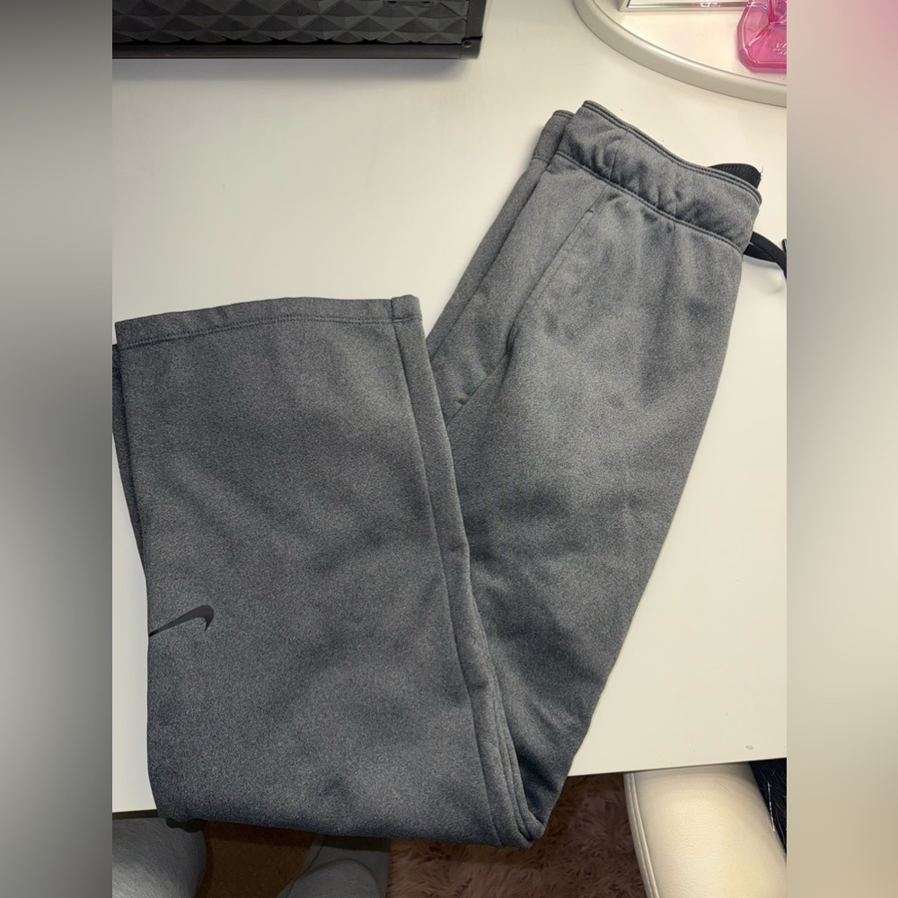Nike S